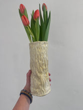 Indlæs billede til gallerivisning Gul vase med struktur