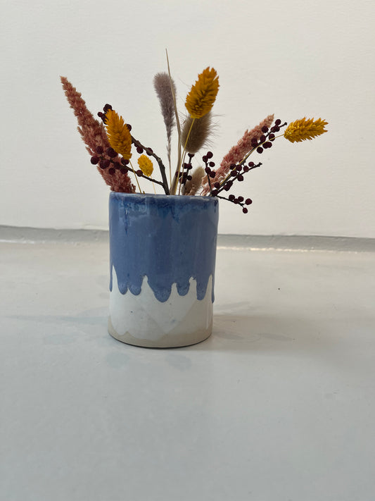 Blå og hvid vase