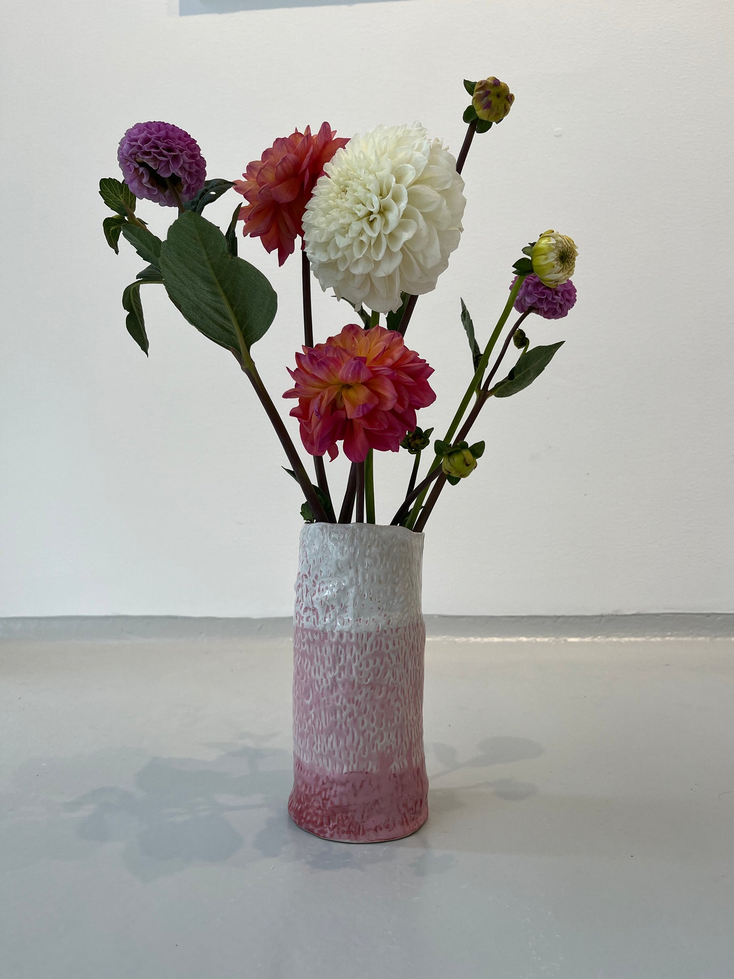 Vase lyserød med struktur